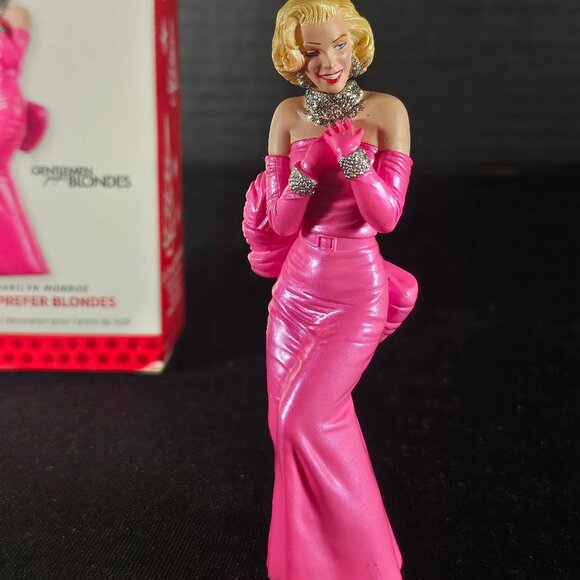 Hallmark Keepsakes Marilyn Monroe Gentlemen Prefer Blondes Ornament. 2013 - Picture 5 of 10